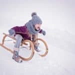 rodeln.schlitten.fahren