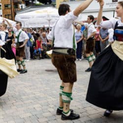 Schuhplatteln Volkstanz Tradition in Seefeld